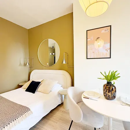 Riley Apartment Lyon
